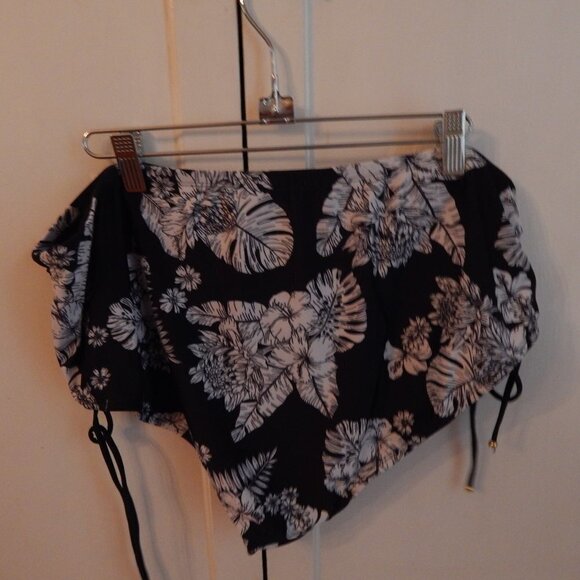 NWT Time and Tru Bottoms - Picture 1 of 7